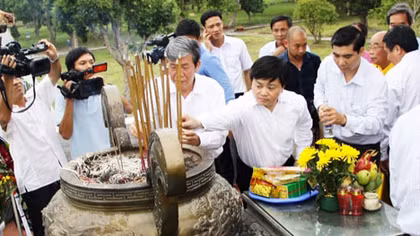  Khánh thành tượng đài chiến thắng Cửa Việt