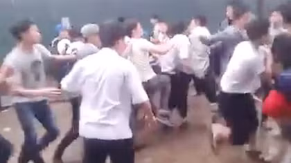 Khiển trách lãnh đạo nhà trường, kỷ luật 36 học sinh