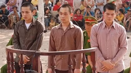 Giết người chỉ vì chê roi điện rởm