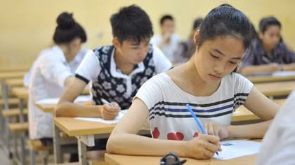 Đề Văn hay nhưng hơi dài, đề Vật lý vừa sức