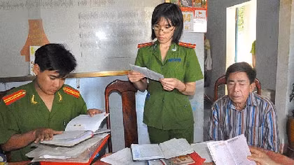 Bắt tạm giam các đối tượng làm giả con dấu, tài liệu của cơ quan, tổ chức
