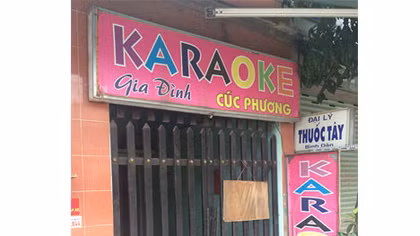 Đâm chết người vì ‘nhìn đểu’ ở quán karaoke