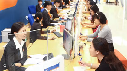 Kinh doanh ngân hàng: Rủi ro vây bủa