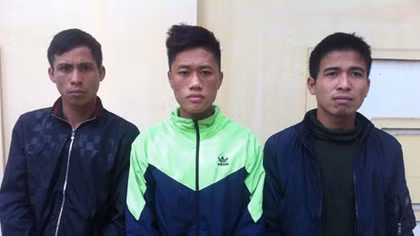 Trộm Air Blade mang ra vườn hoa bán