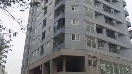 Rơi từ tầng 22, bé trai 6 tuổi tử vong
