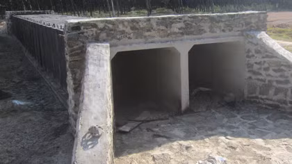Một công trình hai lần bị… 'rút ruột'