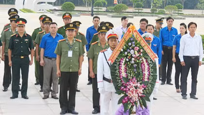 Công an các đơn vị, địa phương tri ân các gia đình thương binh, liệt sĩ