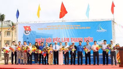 Hơn 650 sinh viên Đà Nẵng vừa ra trường được doanh nghiệp tuyển dụng