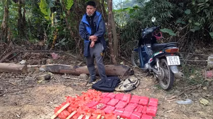 Vận chuyển 25kg pháo nổ từ cửa khẩu Tà Lùng về Thái Nguyên
