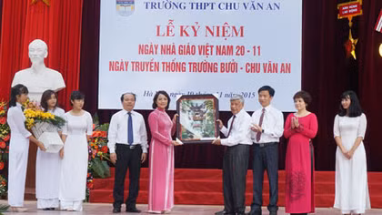 Trường THPT Chu Văn An: Long trọng kỷ niệm Ngày Nhà giáo Việt Nam