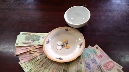 Bắt quả tang 11 con bạc đang sát phạt trong rừng