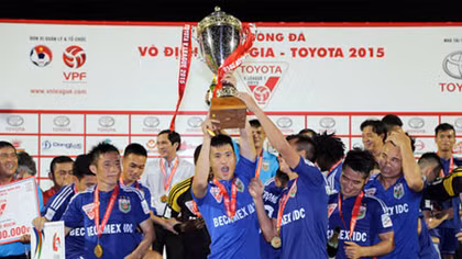 Kết thúc V.League 2015: Ai sạch giơ tay lên!