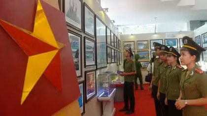 Trưng bày tư liệu về Hoàng Sa - Trường Sa tại Long An