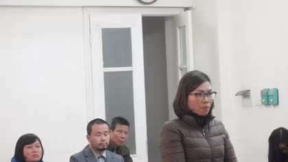 Giả nhân viên ngân hàng lừa bán đất phát mại