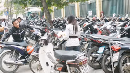 Hạn chế sử dụng vỉa hè tại 4 quận nội thành Hà Nội để giữ xe