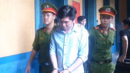 Hung thủ khóa trái cửa, phóng hỏa đốt nhà người tình lãnh án