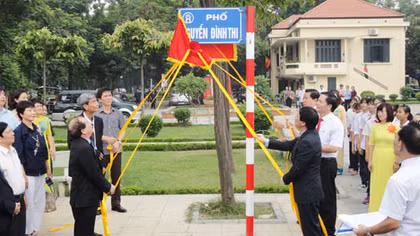 Hà Nội gắn biển 2 đường phố mang tên nhà văn Nguyễn Đình Thi và nhạc sĩ Trịnh Công Sơn