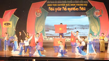 Liên hoan các nhóm tuyên truyền ca khúc cách mạng năm 2015