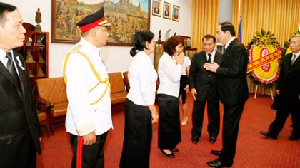 Đoàn đại biểu cấp cao Bộ Công an viếng Samdech Chea Sim