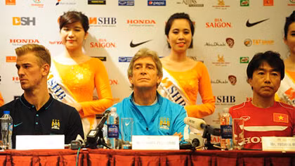 Soi mình vào Man xanh