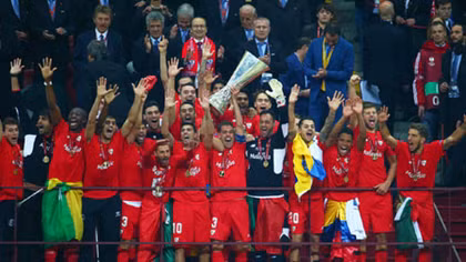 Thắng ngược Dnipro, Sevilla bảo vệ thành công ngôi vương Europa League