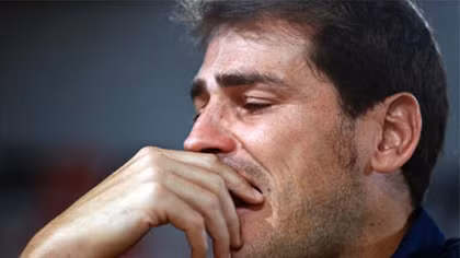 Real không tống Casillas ra đường