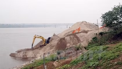 Hà Nội phát sinh 14 vụ vi phạm pháp luật đê điều trong tháng 8