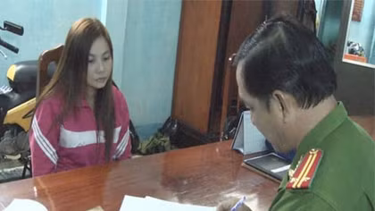 ‘Con bạc’ trốn truy nã ở nước ngoài ra đầu thú