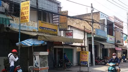 Canh chủ nhà đi lễ, đột nhập tiệm vàng