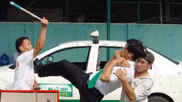 Tạm giữ đối tượng cướp xe taxi