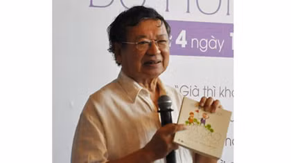 Nhà văn - bác sĩ Đỗ Hồng Ngọc: Viết sách để... phòng, chữa bệnh