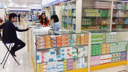 Thuốc và thực phẩm chức năng giả - báo trước cái chết thật: Biện pháp nào để ngăn chặn?