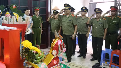 Thương tiếc 3 chiến sĩ Công an tử nạn trên đường làm nhiệm vụ
