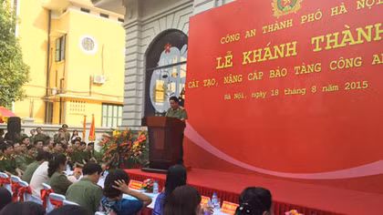 Bảo tàng CATP Hà Nội được gắn biển Công trình kỷ niệm 70 năm Ngày truyền thống CAND