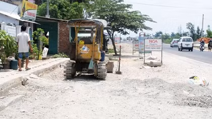 Sẽ xử lý nghiêm những người cản trở công tác GPMB thi công QL1A