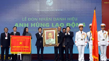 Viện Pasteur TP Hồ Chí Minh đón nhận danh hiệu Anh hùng Lao động