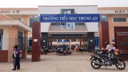 Cần nhanh chóng ổn định hoạt động nhà trường