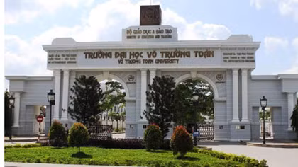 Thông tin thêm về việc 'trễ học phí 1 ngày, sinh viên đóng hơn 11 triệu đồng học lại'