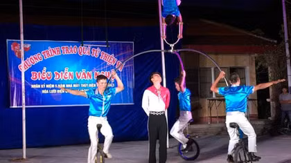 Trung thu xem xiếc trên núi