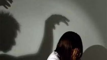 Bắt hai đối tượng ‘yêu’ bé gái 14 tuổi