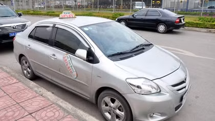 Cạnh tranh không lành mạnh trong kinh doanh taxi tại TP Hạ Long