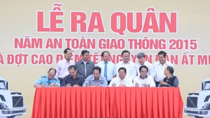 Ra quân năm An toàn giao thông 2015