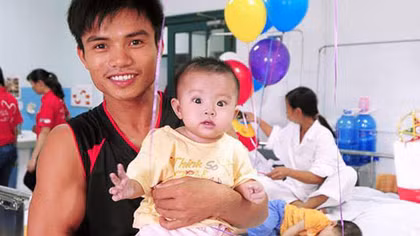 Chiến dịch nhắn tin ủng hộ việc mổ tim cho trẻ nghèo