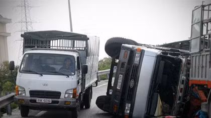 3 ngày cuối tuần xử lý hơn 100 xe tải vi phạm