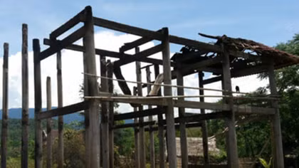 Chập điện, thiêu rụi nhà sàn 5 gian