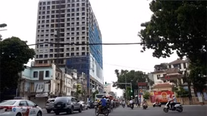 Vụ 8B Lê Trực: Nếu tháo dỡ chậm Sở Xây dựng sẽ vào cuộc