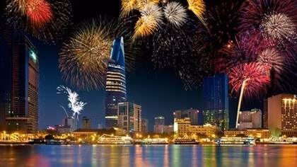 TP Hồ Chí Minh bắn pháo hoa trong dịp đón năm mới 2016