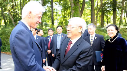 Tổng Bí thư Nguyễn Phú Trọng thăm gia đình nguyên Tổng thống Hoa Kỳ Bill Clinton