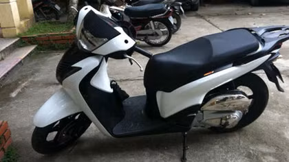 Được trả xe SH, một phụ nữ xúc động cảm ơn cảnh sát