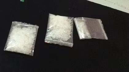 Phát hiện hành khách đi máy bay mang ma túy đá 